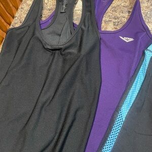 Two workout tops and Capri pants